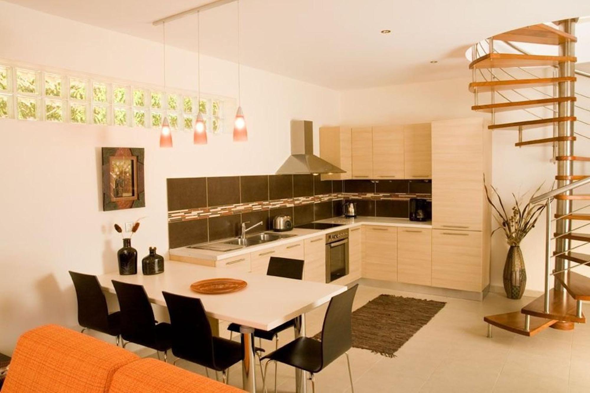 Executive Rhodes 4 Bedroom - 4 Bathroom Bd Pefkos *